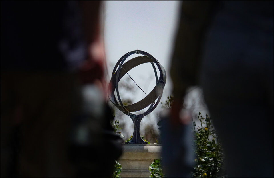 Sundials Library Lunchtime Photo – Kevin Drum
